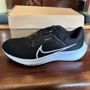 Nike women’s Air Zoom Pegasus 40 sneakers